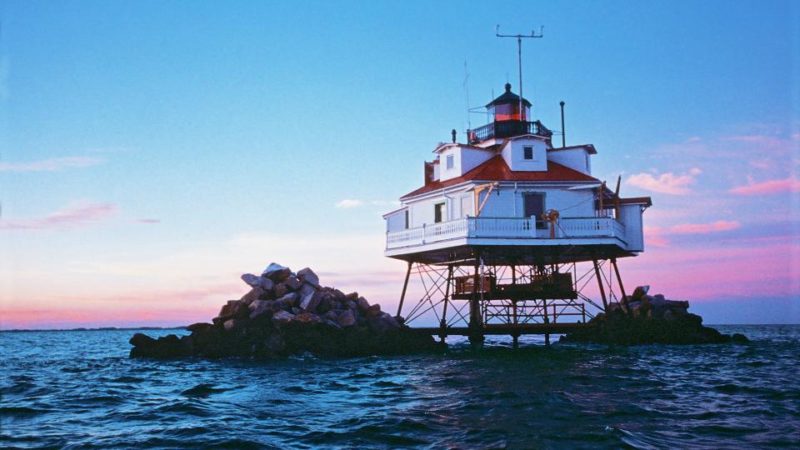 Things to do in Annapolis - 12° West - Thomas Point Shoal Lighthouse